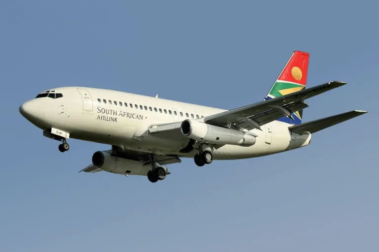 ภาพถ่ายเครื่องบิน Boeing 737-200 ของสายการบิน South Africa Airline ภาพถ่ายโดย Montague Smith