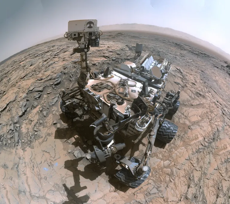 ภาพถ่ายเซลฟี่ของหุ่นยนต์ Curiosity เมื่อ 7 ตุลาคม 2015