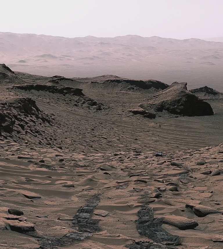 ภาพถ่ายบริเวณโดยรอบของ Ubajara จุดที่หุ่นยนต์ Curiosity เก็บตัวอย่างขึ้นมาวิเคราะห์ด้วยรังสีเอกซ์ด้วยเครื่อง CheMin