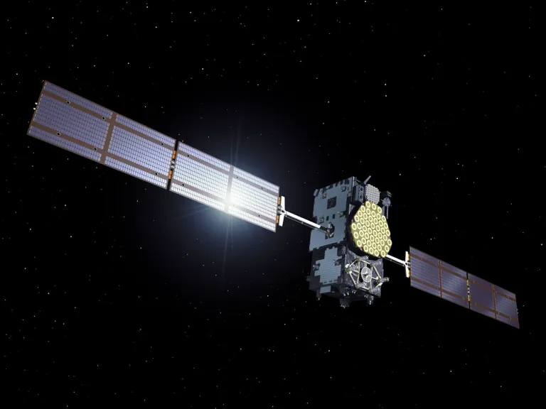 ภาพวาดของดาวเทียม Galileo ของ ESA ที่ให้บริการระบุตำแหน่งและนำทางบนพื้นโลก ภาพจาก ESA