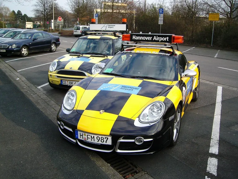 รถนำทางในสนามบิน Hannover