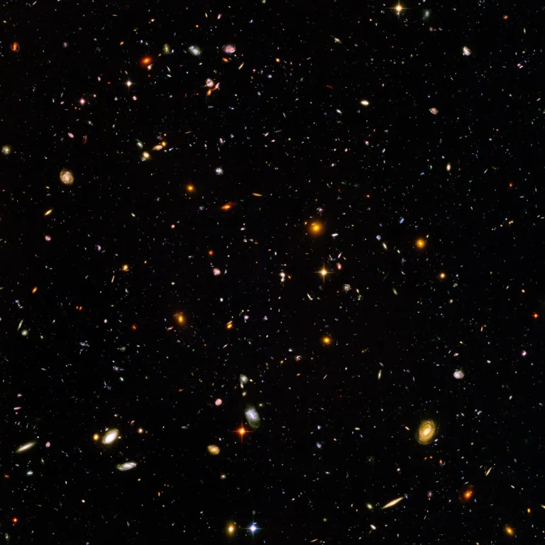 ภาพถ่าย Hubble ultra deep field สุดโด่งดังที่มอบเข้าไปในจุดที่มืดที่สุดบนท้องฟ้าก็ยังคงเห็นดวงดาวและดาราจักรอยู่ที่นั้น