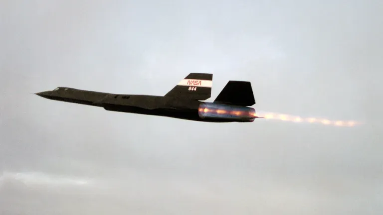 Shock DIamond จาก Nozzle ของเครื่องบิน SR-71 Blackbird ของ NASA
