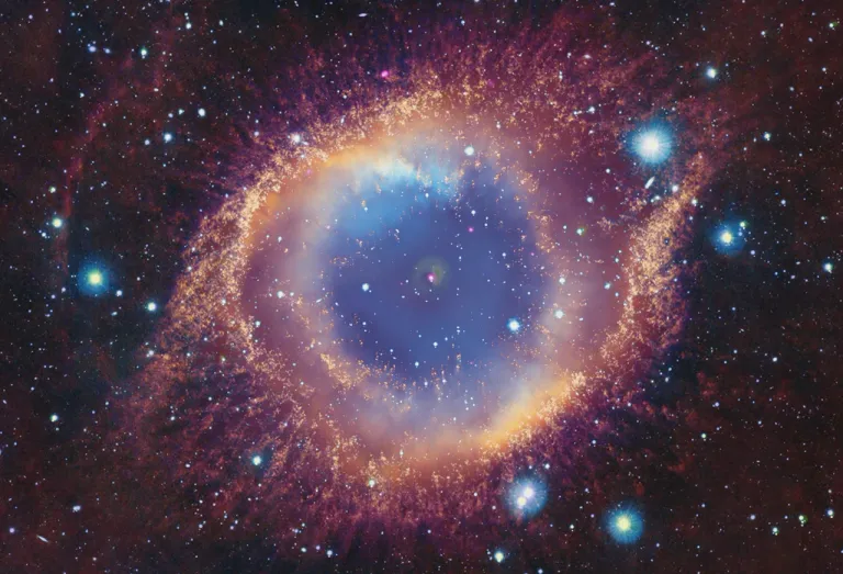 ภาพถ่ายของเนบิวลาเกลียว (Helix Nebula)