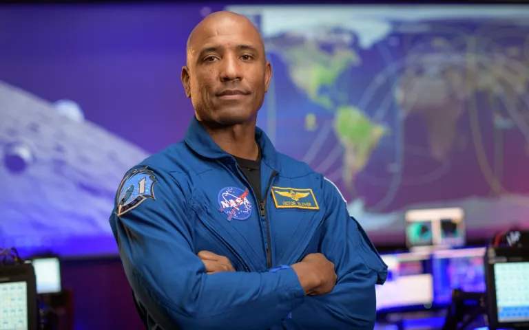 ภาพถ่ายของนักบินอวกาศ Victor Glover ภาพจาก NASA