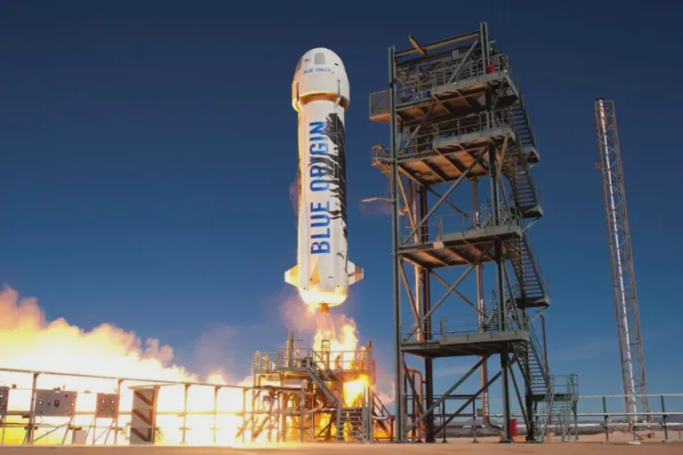 จรวด New Shepard ของ Blue Origin นับว่าเป็นจรวดที่เป็นแหล่งสร้างรายได้หลักให้กับ Blue Origin เลก็ว่าได้ การที่ Blue Origin ประกาศที่จะพักเที่ยวบินของจรวดรุ่นนี้แสดงให้เห็นถึงความต้องการทุ่มเททุกสรรพยากร