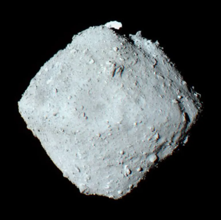 ภาพถ่ายของดาวเคราะห์น้อยริวกู ภาพจาก ISAS_JAXA