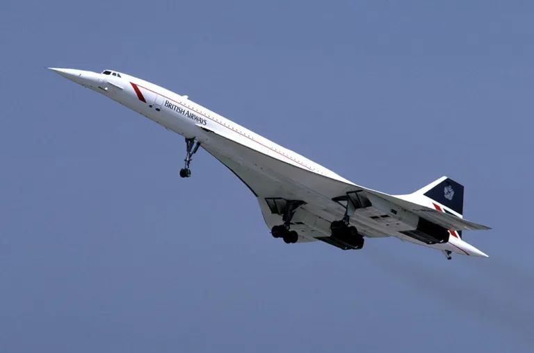 เครื่องบินพาณิชย์ Concorde ซึ่งสามารถบินด้วยความเร็วเหนือเสียงได้