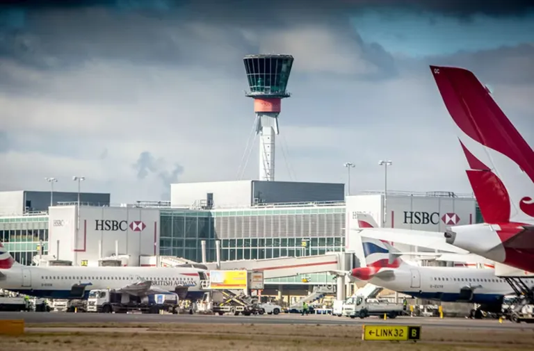 บรรยากาศท่าอากาศยานลอนดอนฮีทโธรว์ ภาพจาก London Heathrow Airport