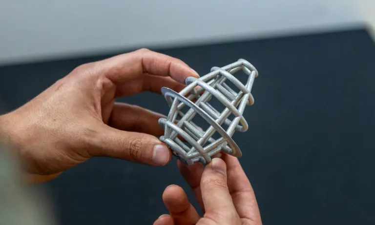 การพัฒนาโครงสร้างไทเทเนียมแบบ 3D Printing