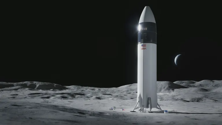 ยานสตาร์ชิปของบริษัท SpaceX ที่จะส่งนักบินอวกาศสหรัฐฯ กลับไปดวงจันทร์ : ที่มาภาพ SpaceX