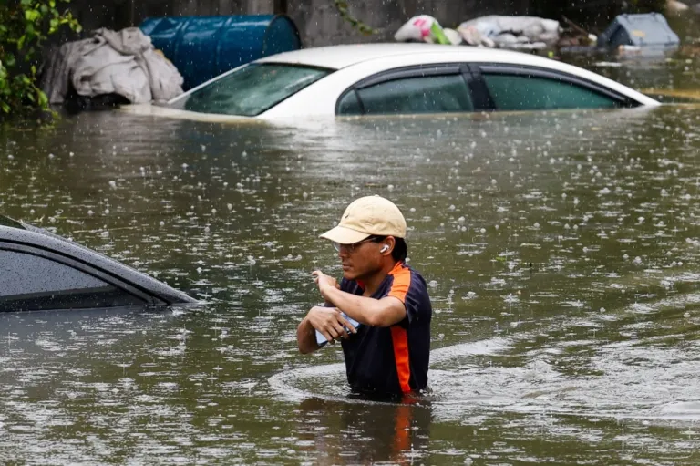 ปรากฏการณ์ฝนตกจนน้ำท่วมในกรุงเทพมหานครช่วงปลายเดือนกันยายน 2026 : ที่มาภาพ AFP