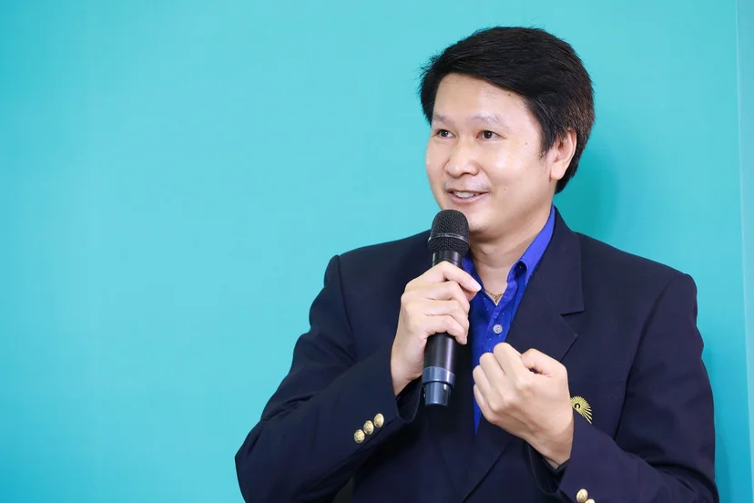 รศ.ดร.เจษฎา เด่นดวงบริพันธ์ อาจารย์ประจำภาควิชาชีววิทยา คณะวิทยาศาสตร์ จุฬาลงกรณ์มหาวิทยาลัย