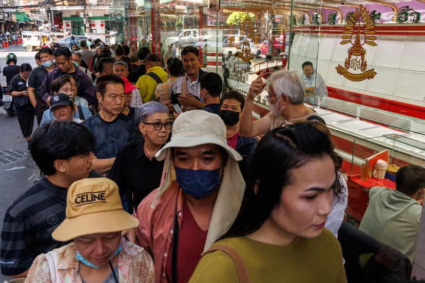 ประชาชนแห่ซื้อทองเป็นจำนวนมาก