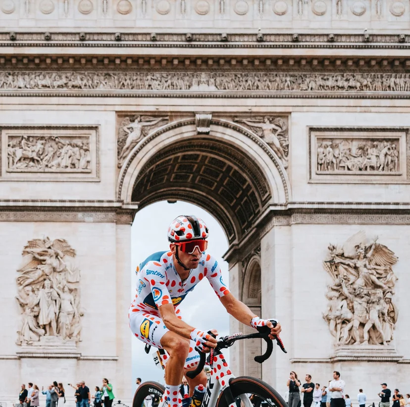 การแข่งขันจักรยานตูร์ เดอ ฟรองซ์ (ภาพจากเฟซบุก Le Tour de France)