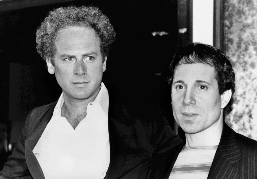 Simon&Garfunkel เจ้าของบทเพลง April Come She Will (ภาพจาก: AP)