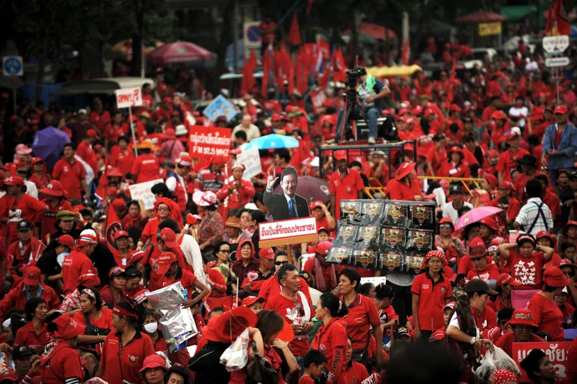 เหตุการณ์การชุมนุมของ นปช. ที่จบลงด้วยความรุนแรง (Photo by CHRISTOPHE ARCHAMBAULT_AFP)