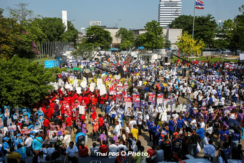 บรรยากาศรับสมัคร ส.ส. วันแรกคึกคัก