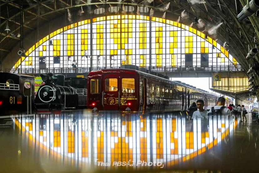 ภาพ  รถไฟที่ดัดแปลงมาจากขบวนรถญี่ปุ่น “Royal Blossom”