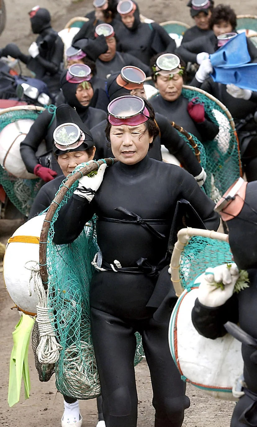 กลุ่มนักดำน้ำหญิง “แฮนยอ” - ที่มา : AFP