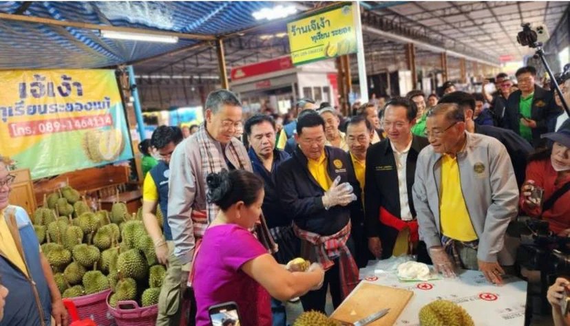 เศรษฐา ทวีสิน นายกรัฐมนตรีคนปัจจุบัน