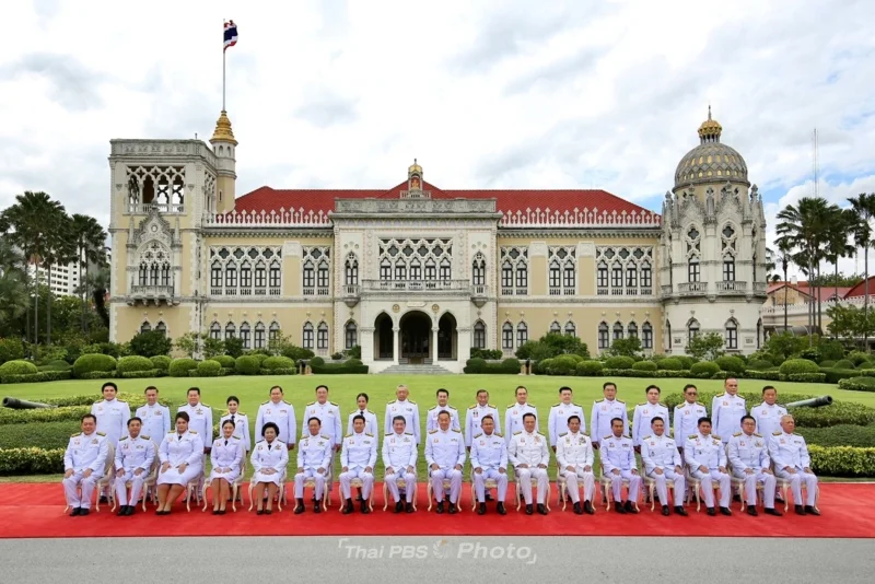 ภาพหมู่ รัฐบาลเศรษฐา 1 ที่หน้าตึกไทยคู่ฟ้า ทำเนียบรัฐบาล (5 ก.ย. 66)