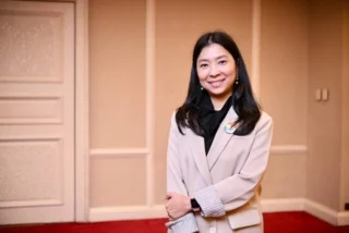 ผศ.พญ. จิราภรณ์ อรุณากูร กุมารแพทย์เวชศาสตร์วัยรุ่น โรงพยาบาลรามาธิบดี