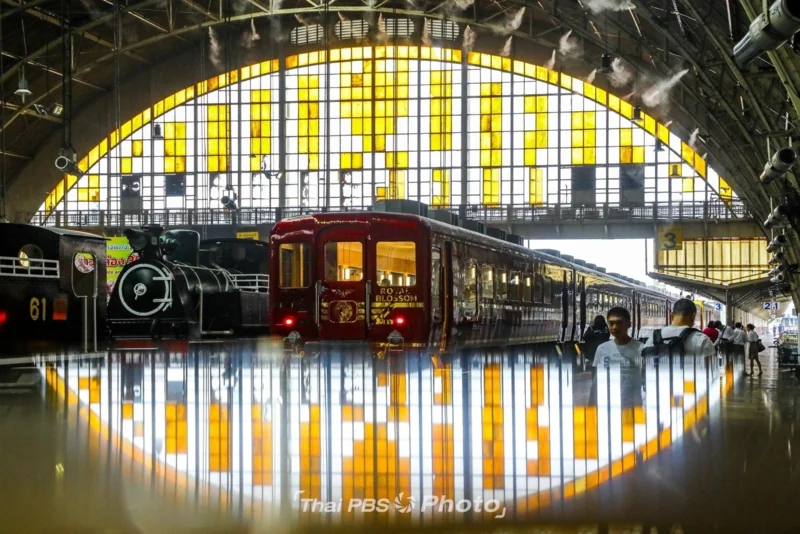 ภาพ  รถไฟที่ดัดแปลงมาจากขบวนรถญี่ปุ่น &ldquo;Royal Blossom&rdquo;