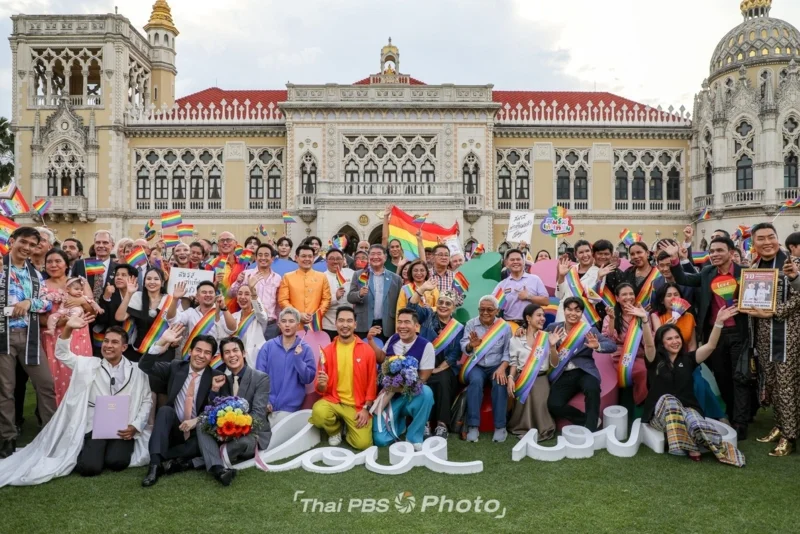 ภาพการเฉลิมฉลองสมรสเท่าเทียม ที่ทำเนียบรัฐบาล