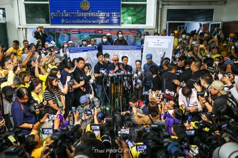 นายสนธิ ลิ้มทองกุล ที่ศูนย์รับเรื่องราวร้องทุกข์ทำเนียบรัฐบาล