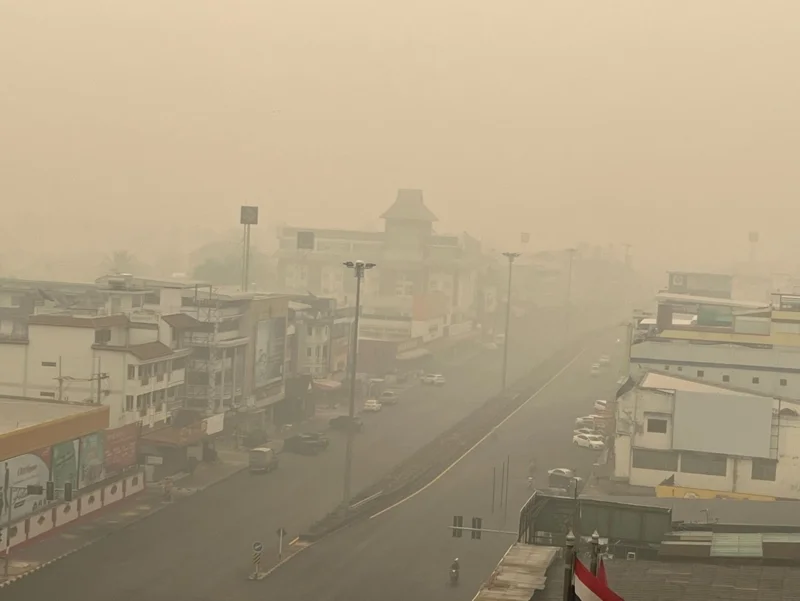 สถานการณ์ PM 2.5 ในจังหวัดเชียงรายเมื่อเดือนมี.ค. 66 ซึ่งเป็นจังหวัดหนึ่งที่เผชิญปัญหามลพิษทุกปี (ภาพจากคลังสื่อ Thai PBS)