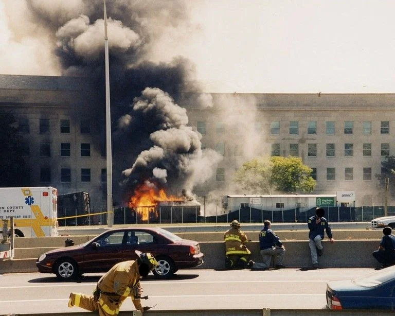 อาคารเพนตากอนหลังเครื่องบินเที่ยวบินที่ 77 พุ่งชนในเหตุ 9/11 (ภาพจาก: FBI/Handout/Getty Images via AFP)