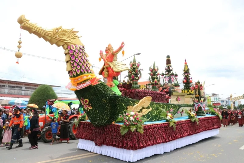 บรรยากาศเทศกาลแซนโฎนตา ปี 2567 (ภาพจาก: Facebook เพจขุขันธ์ทูเดย์)