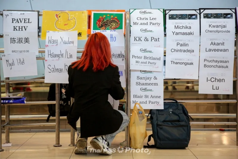 ผู้ประกอบการธุรกิจท่องเที่ยว รอรับลูกค้าต่างชาติ ที่สนามบินสุวรรณภูมิ