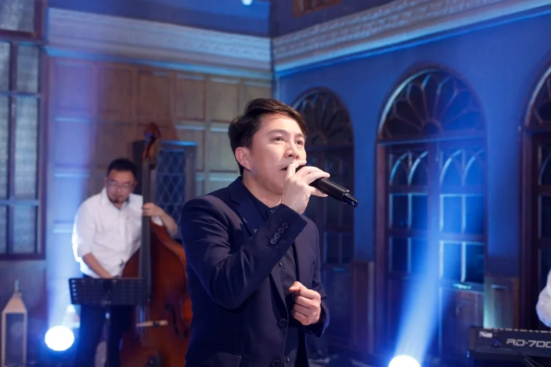 เท่ห์ อุเทน นักร้องเสียงนุ่มเปี่ยมมนต์เสน่ห์ในแบบเพลงลูกกรุง