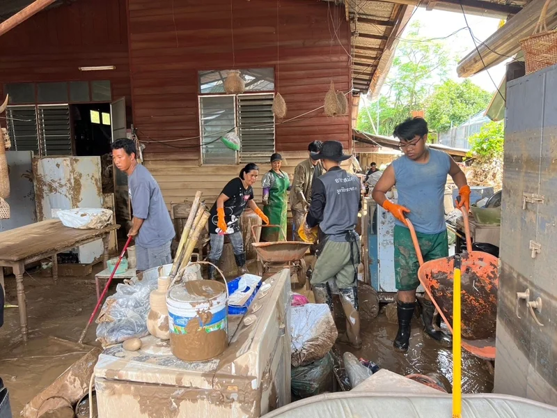 ทำความสะอาดบ้านหลังน้ำท่วม