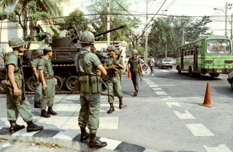 ภารกิจรักษาความสงบเรียบร้อยหลังการยึดอำนาจจากรัฐบาล พล.อ.ชาติชาย ชุณหะวัณ พ.ศ. 2534 / AFP : KRAIPIT PHANVUT