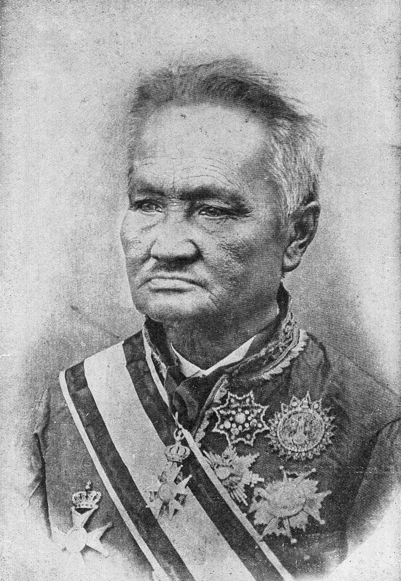 สมเด็จเจ้าพระยาบรมมหาศรีสุริยวงศ์ (ช่วง บุนนาค) ผู้คิดสร้างประภาคารนี้ขึ้น