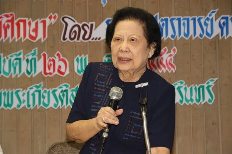 รศ.สุนีย์ สินธุเดชะ หรืออาจารย์แม่