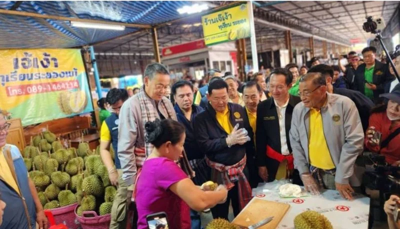 เศรษฐา ทวีสิน นายกรัฐมนตรีคนปัจจุบัน