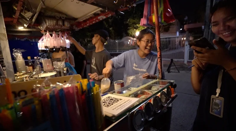 บรรยากาศร้านลุงนม