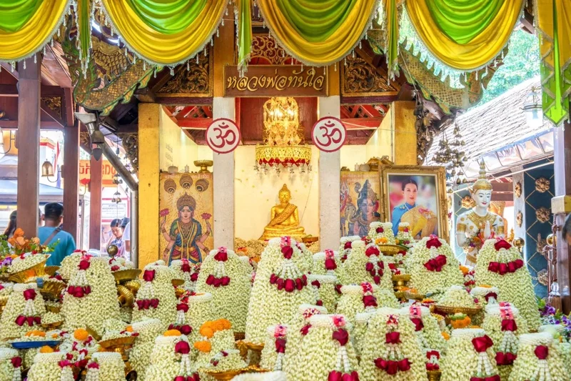 หลวงพ่อทันใจ วัดพระธาตุดอยคำ