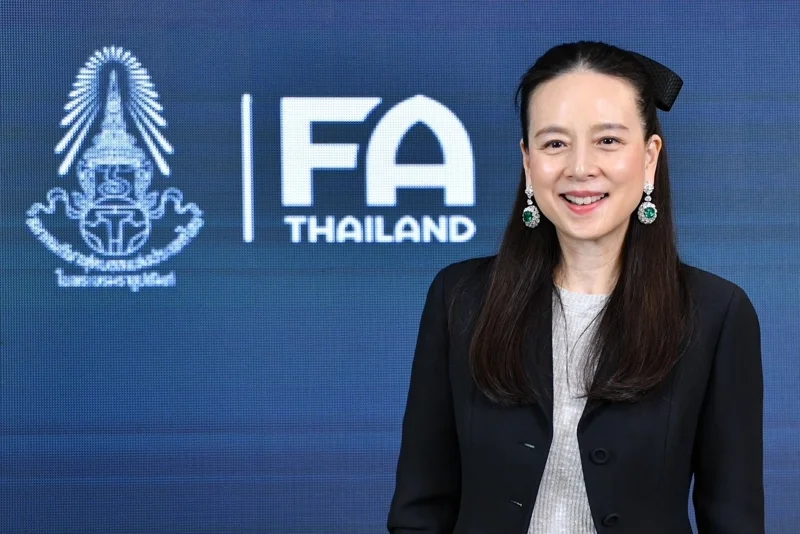 นวลพรรณ ล่ำซำ นายกสมาคมกีฬาฟุตบอลแห่งประเทศไทย คนปัจจุบัน
