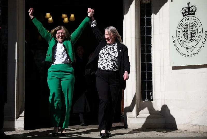 ผู้อำนวยการกลุ่ม For Women Scotland ดีใจหลังได้ยินผลการตัดสิน คดี For Women Scotland v. The Scottish Ministers เมื่อวัน 16 เม.ย. 2025 (ภาพ : Henry NICHOLLS / AFP)