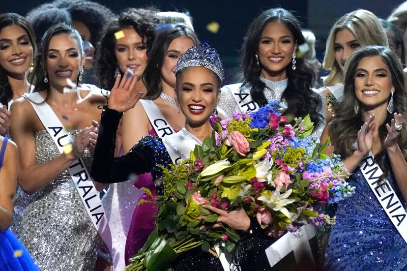 R'Bonney Gabriel (C), Miss Universe 2022 titleholder (Photo: Timothy A. Clary/AFP)