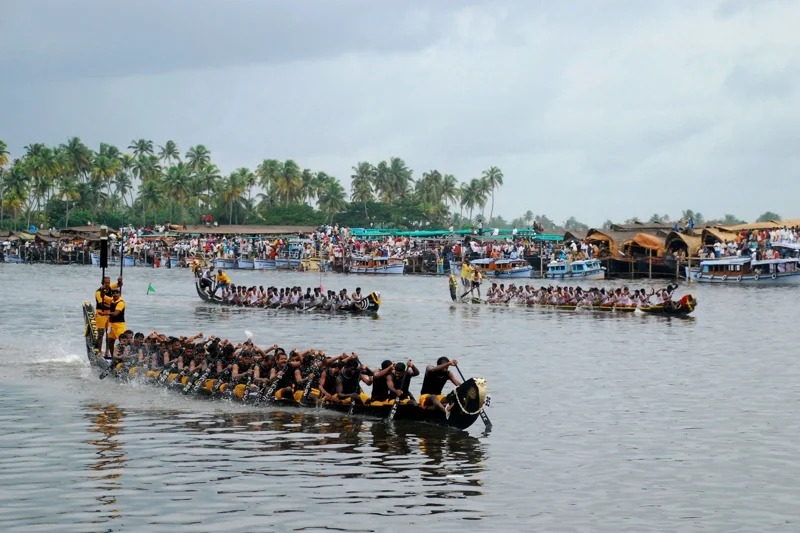 บรรยากาศของ Nehru Trophy Boat Race ในอินเดีย (ภาพจาก: เว็บไซต์ Nehru Trophy Boat Race)