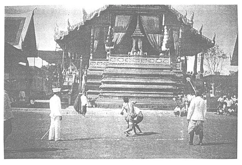 การแข่งขันขกมวยต่อหน้าพระที่นั่งในยุคโบราณ
