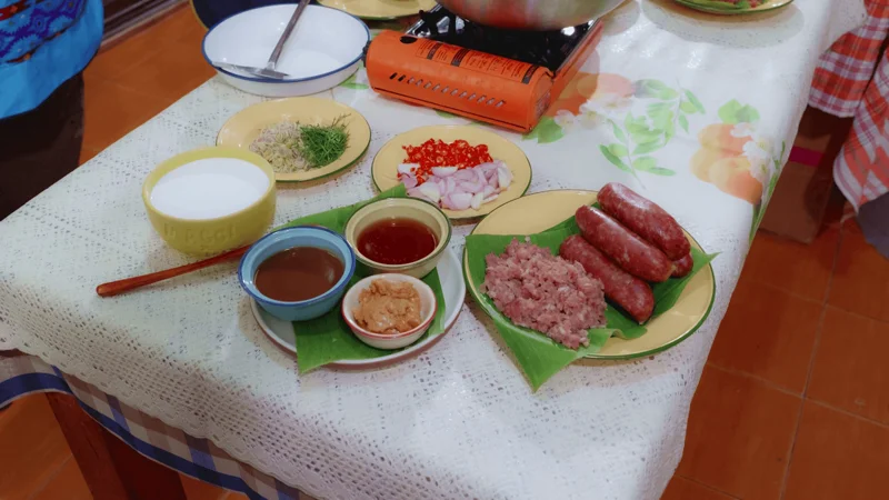 วัตถุดิบต่าง ๆ ในการผลิตหม่ำ