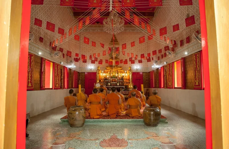 เข้าพรรษา ช่วยให้พระสงฆ์ได้มีเวลาอยู่ประจำวัดเพื่อศึกษาพระธรรมวินัยและปฏิบัติธรรมอย่างเต็มที่