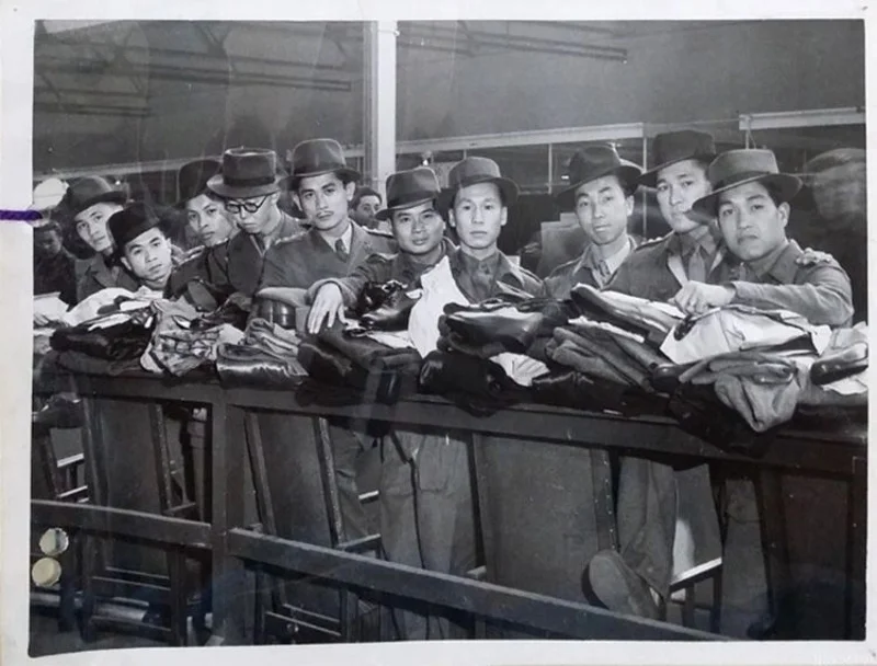 กลุ่มนักเรียนไทยที่ Eastern Warfare School ในอินเดีย ซึ่งเป็นประเทศที่อยู่ใต้การปกครองของอังกฤษจนถึงปี 1947 (ภาพจาก: The National Archives)